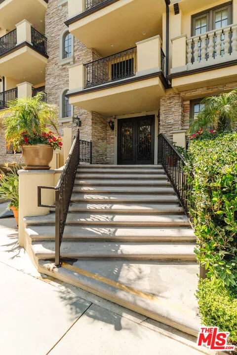 1835 Pandora Avenue 302, Los Angeles, California 90025 home-pic-3